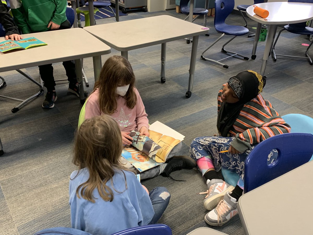 CSideCP307's tweet photo. This return to routine has us all wearing smiles 😀 #BookBuddies https://t.co/zBYCcfkFJz