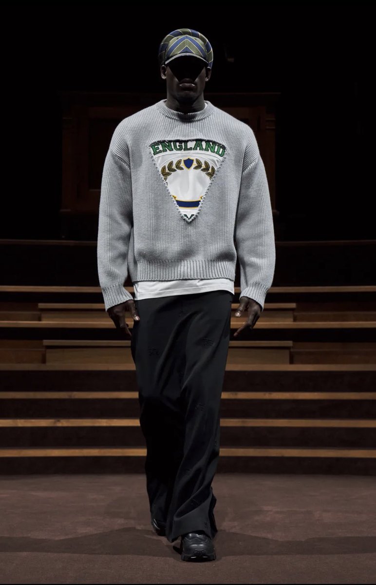 R_Riakporhe's tweet photo. It was an honor to walk for @burberry Autumn/Winter Collection designed by the legendary Ricardo Tisci. Much love to everyone who was involved and my amazing team The show was phenomenal! π₯π
#burberryaw22 #burberry #ricardotisci #riakisback #fashion https://t.co/LQARY6DTr7