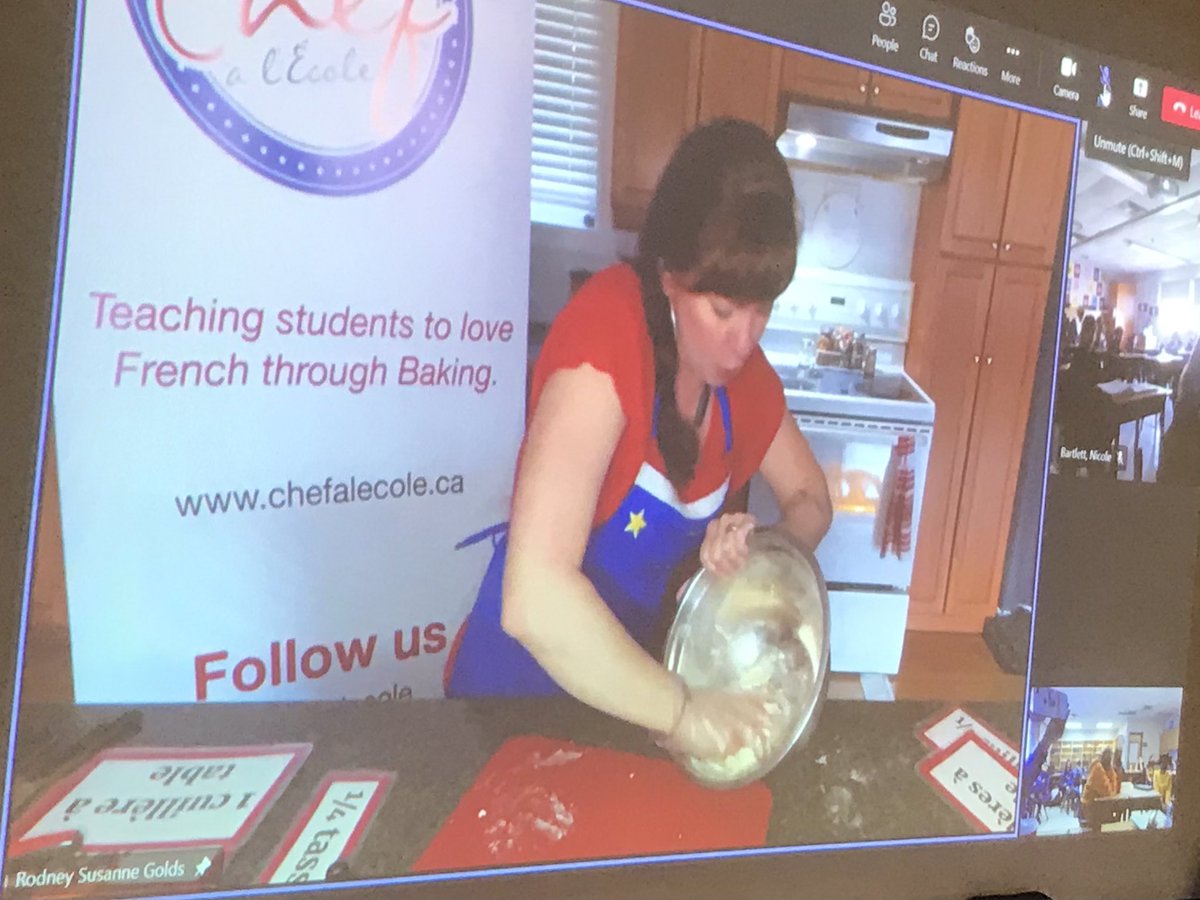 Gr. 7’s in Mr. Adams class enjoyed a great presentation from <a href="/Chefalecole/">Chef à L'École</a> this morning. A big thank you/merci to Chef Susanne for teaching us how to make “tartelette à la framboise”.  We thoroughly enjoyed participating and becoming your “sous chefs”. <a href="/lclightmilton/">Lumen Christi</a> <a href="/HCDSBFrench/">HCDSBFrench</a>
