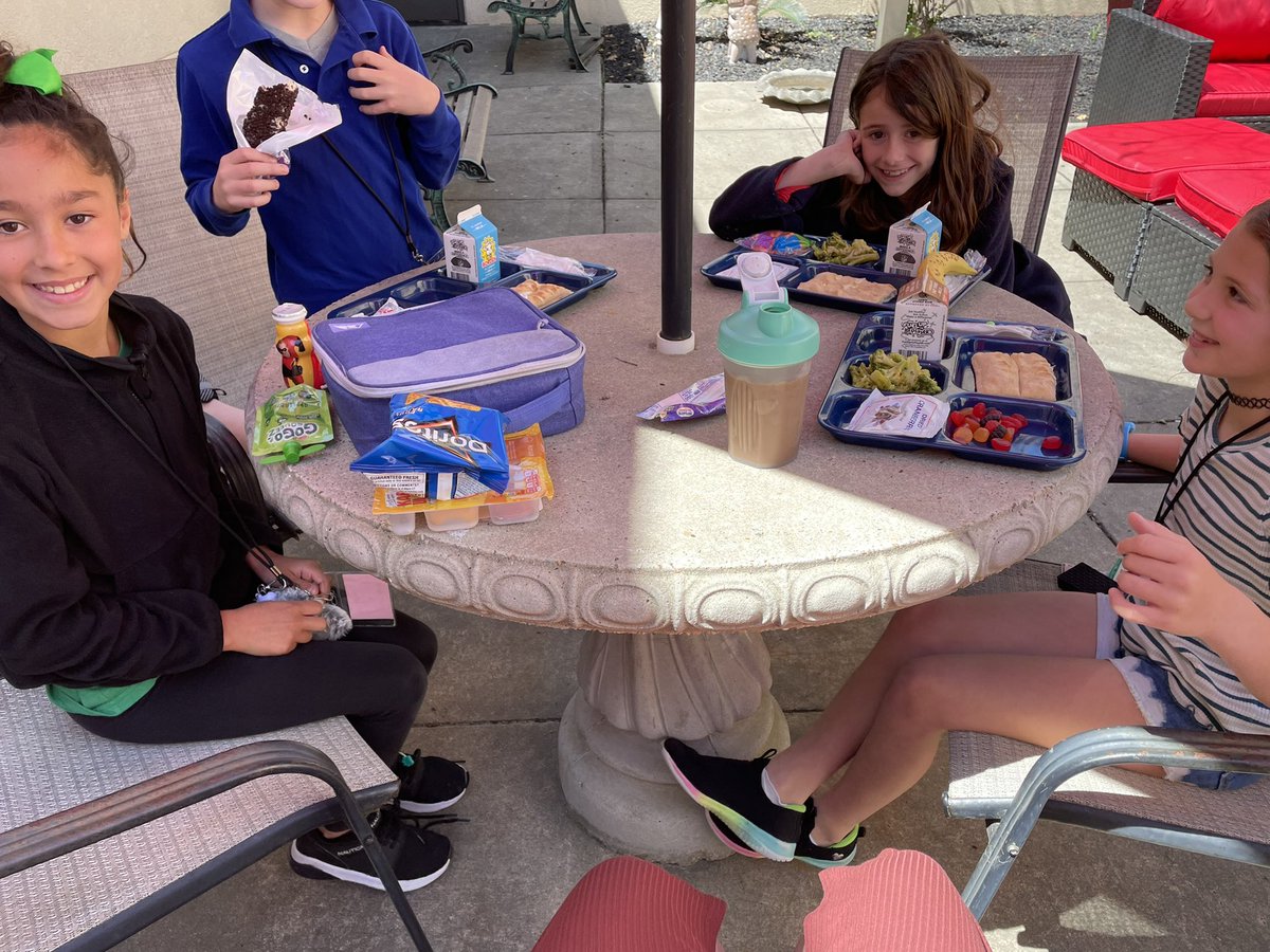 Another lunch with some fabulous Panthers! 🐾♥️ <a href="/HumbleISD/">Humble ISD</a> <a href="/Humbleisd_pfe/">Pine Forest Elem</a> <a href="/humbleisd_cbs/">HumbleISD_CBS</a> #GameOnForLearning #LightTheWay #SELBuildingPOG #SchoolCounseling #ASCA #ElementaryCounseling