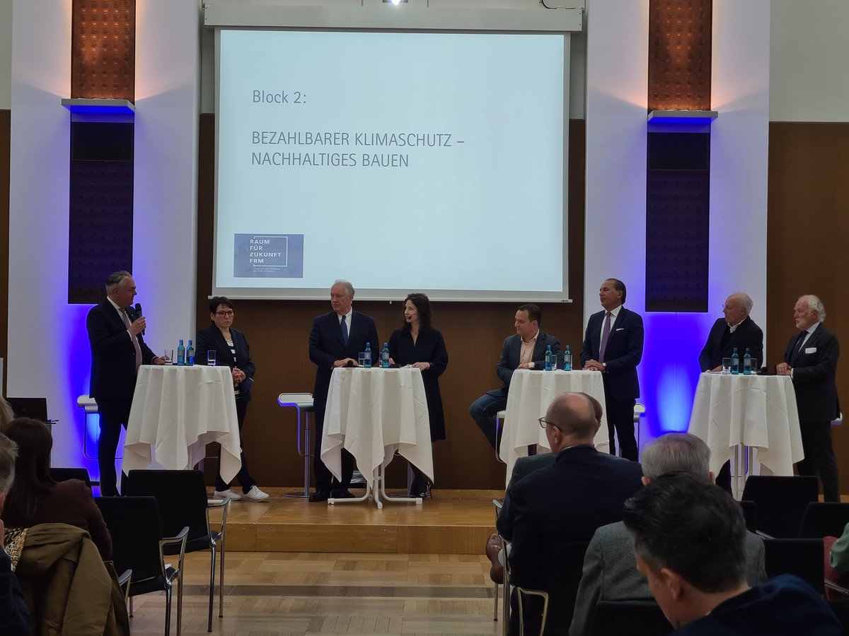 IHK_FFM's tweet photo. Heute hatte die Initiative 'Raum für Zukunft FrankfurtRheinMain' zur Auftaktveranstaltung zur Zukunft der Stadt- und Regionalentwicklung FrankfurtRheinMain in die IHK Frankfurt am Main eingeladen. Es war eine sehr gelungene Veranstaltung, vielen Dank an alle Teilnehmer!
#ihkffm https://t.co/y4IM6zhD53