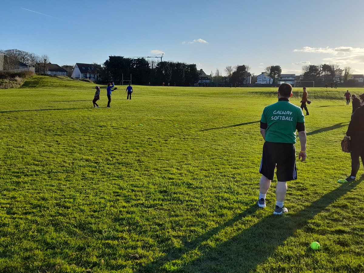 galwaysoftball's tweet photo. Softball is back in Galway! Thursday evenings in St Mary's Park. Check out https://t.co/WTDeB5LNwK for more information! #PlaySoftball https://t.co/hZPjEwUVVe