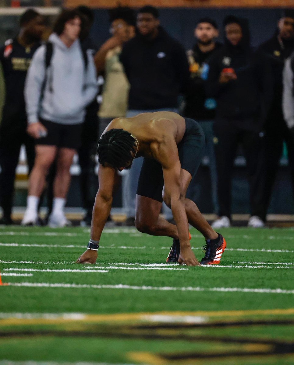 quarii25's tweet photo. Thanks to the man UPSTAIRS 🙏🏾🖤 https://t.co/Qb8UySvel4