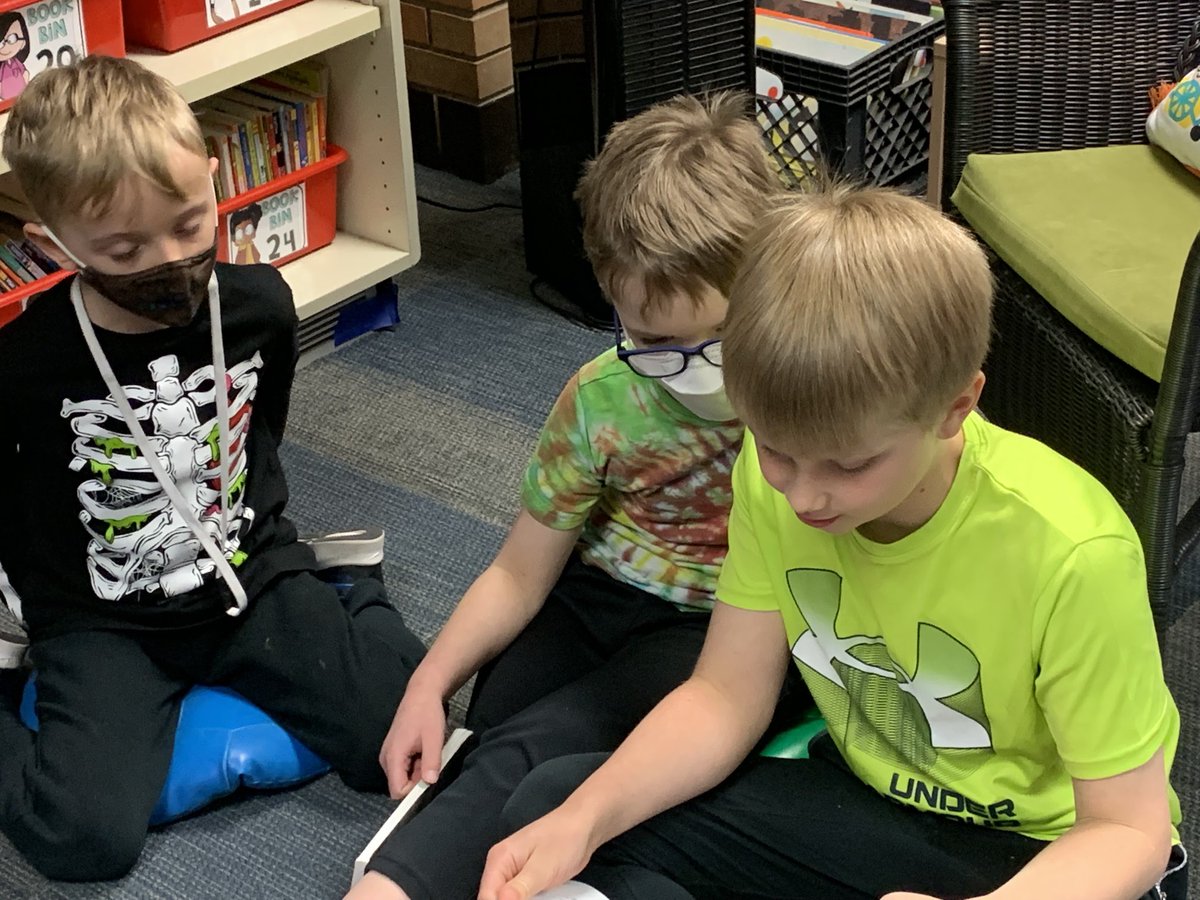 CSideCP307's tweet photo. Book Buddies 2022 📚 https://t.co/YeTpUW1xlN