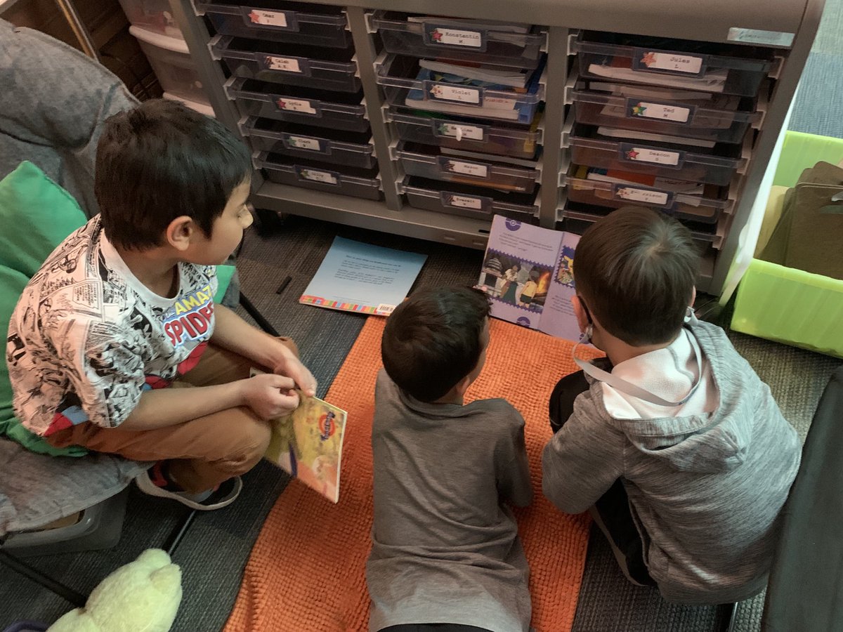 CSideCP307's tweet photo. Book Buddies 2022 📚 https://t.co/YeTpUW1xlN