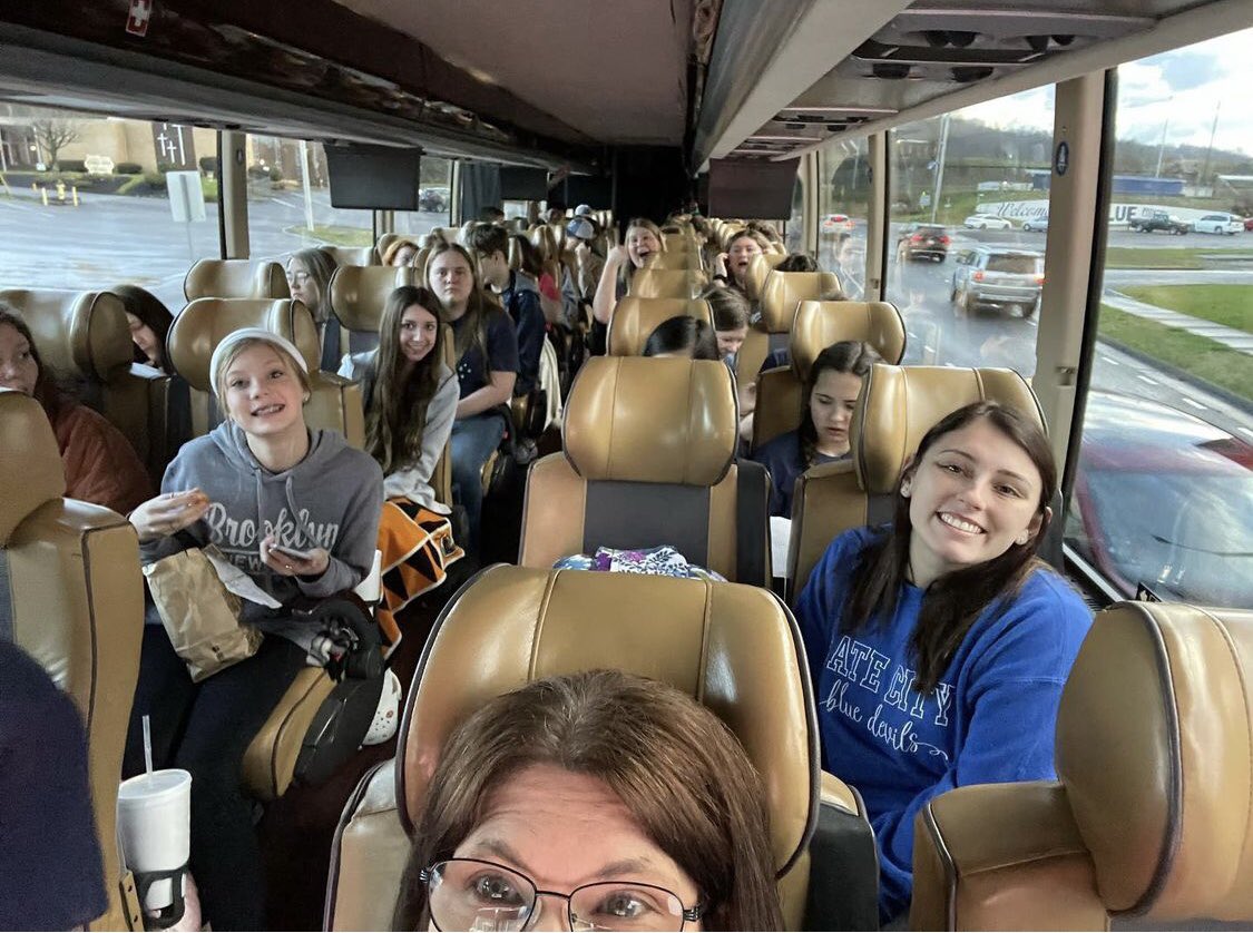 virginiafccla's tweet photo. We are excited to see #VAFCCLA members on their way to our #SLRC22 today! The #FCCLA chapters featured here include Turner Ashby High (@TAHSFCCLA), Signal Knob Middle School (@SKMS_FCCLA), and Scott County Schools including Gate City (@fcclagc) and Rye Cove High (@FcclaRyecove)! https://t.co/KJfBTwakBw