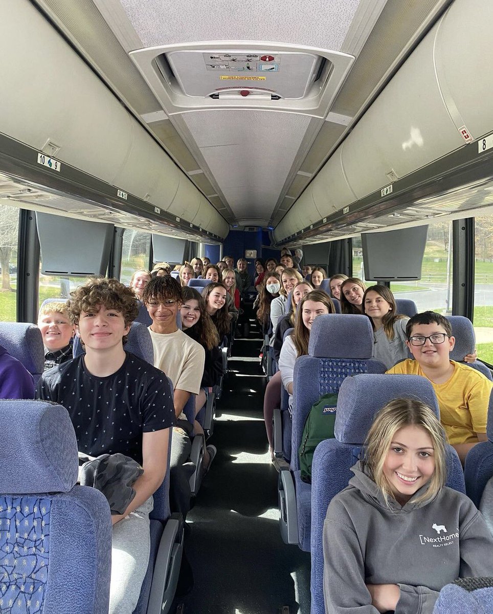 virginiafccla's tweet photo. We are excited to see #VAFCCLA members on their way to our #SLRC22 today! The #FCCLA chapters featured here include Turner Ashby High (@TAHSFCCLA), Signal Knob Middle School (@SKMS_FCCLA), and Scott County Schools including Gate City (@fcclagc) and Rye Cove High (@FcclaRyecove)! https://t.co/KJfBTwakBw