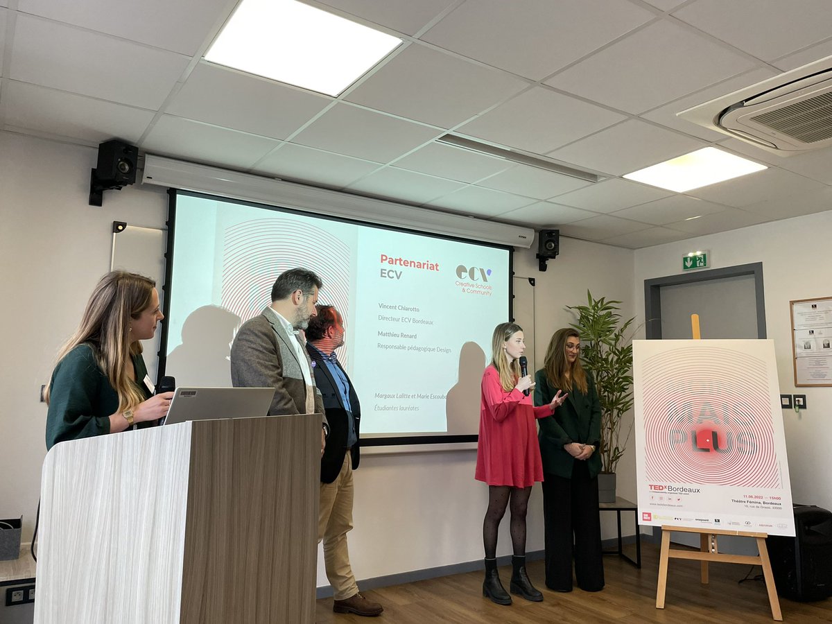 Nad_Alves's tweet photo. Place aux gagnantes en Mastère #Design @ecvfrance #Bordeaux !
🗣 « Margaux et moi sommes très heureuses d’avoir pu travailler sur l’affiche et ses déclinaisons pour ce @tedxbordeaux. Gagner ce concours est pour nous une grande fierté !"
#ecvdesign #TEDxBordeaux https://t.co/ZV4mRj88pz