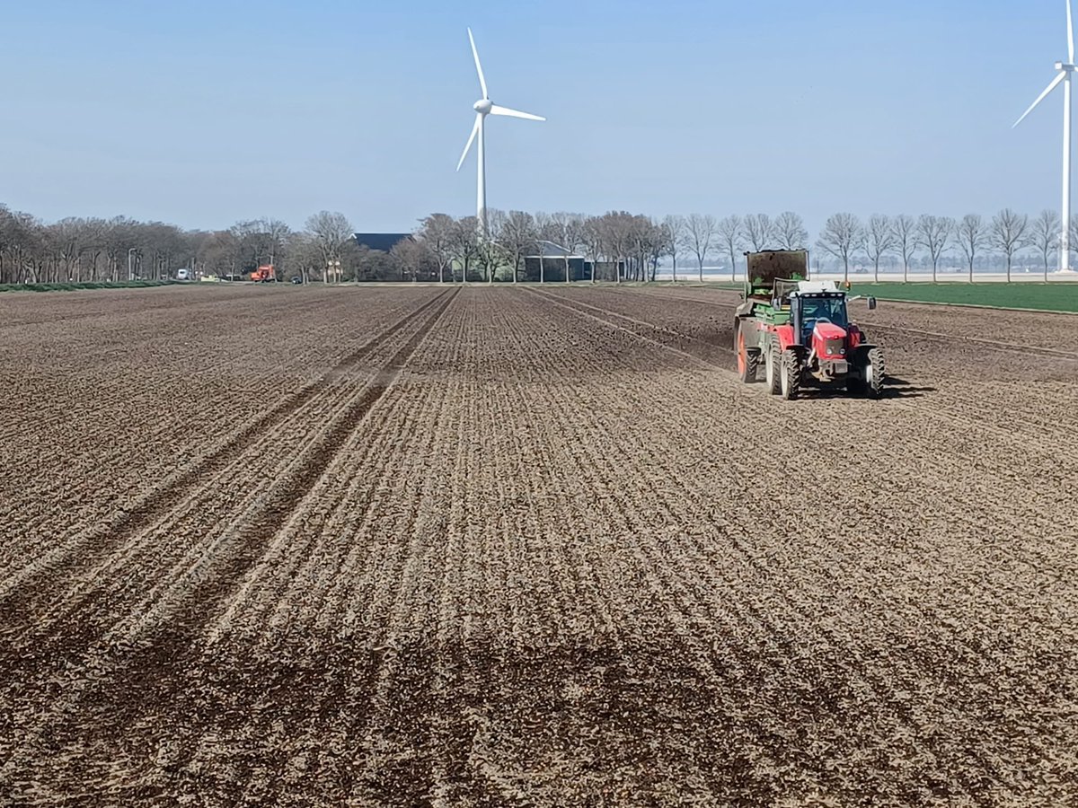 Patrickackeren's tweet image. Zo zonnig als de week zo begon zo wit eindigde vandaag. Maar t levert mooie plaatjes op #akker #voorjaar22
