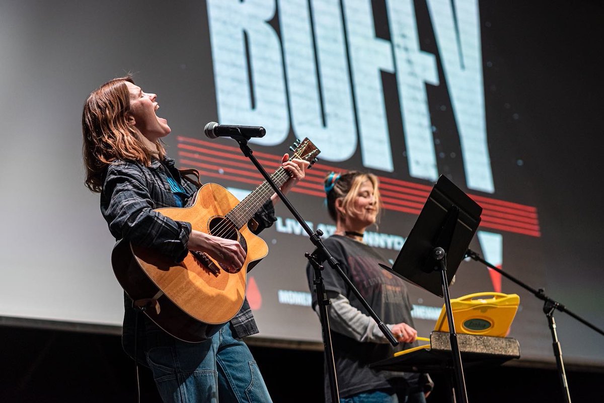 bufferingcast's tweet photo. Just two professional musicians hard at work
#buffyprom22
📷: @jakewestphoto https://t.co/wtFrqZT9Sc