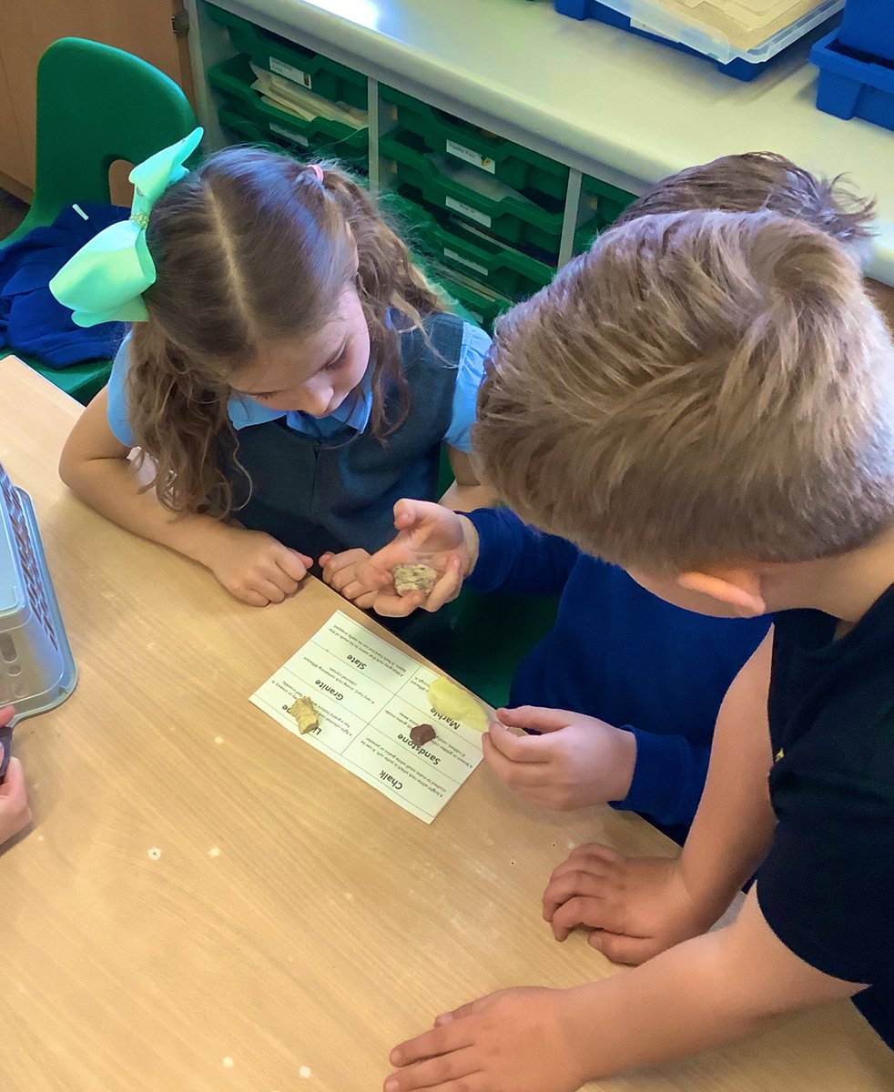 MissBowenGreen1's tweet photo. We have some budding petrologists in 3A this week 🪨🔍 We had to match different types of rocks to their correct definitions, based on their physical properties #bsjscience @BramleyJunior https://t.co/mas1L14qWG