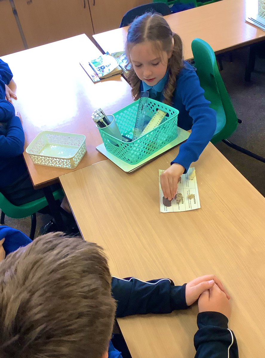 MissBowenGreen1's tweet photo. We have some budding petrologists in 3A this week 🪨🔍 We had to match different types of rocks to their correct definitions, based on their physical properties #bsjscience @BramleyJunior https://t.co/mas1L14qWG