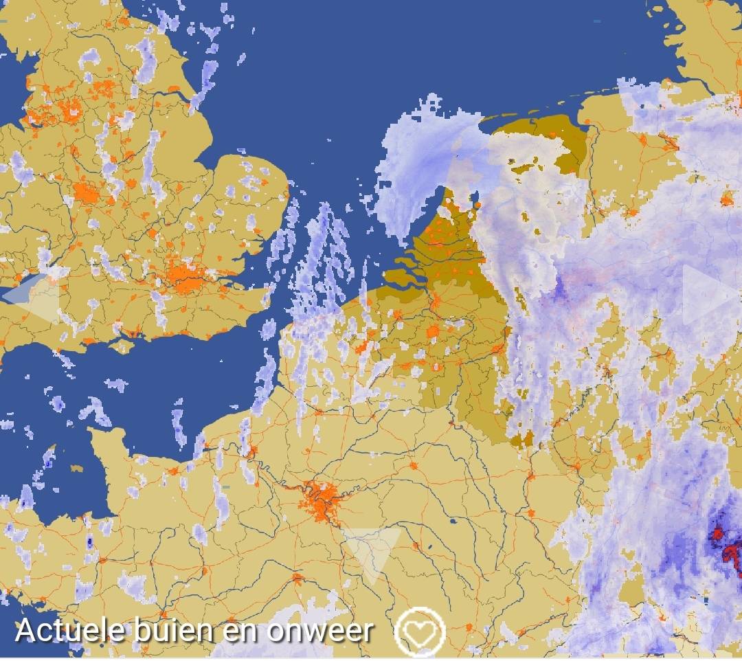 Vanaf vrijdagmiddag droger... actuele radar weerslag.nl na het weekend warmer maar dan weer wisselvallig weerslag.nl/service/meerda… #sneeuw