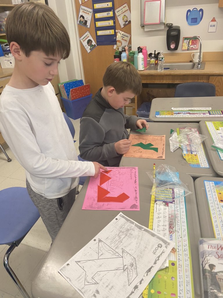 MrsClark131's tweet photo. Tangram Thursday #mathingrade3 https://t.co/Xt2ngYRnws