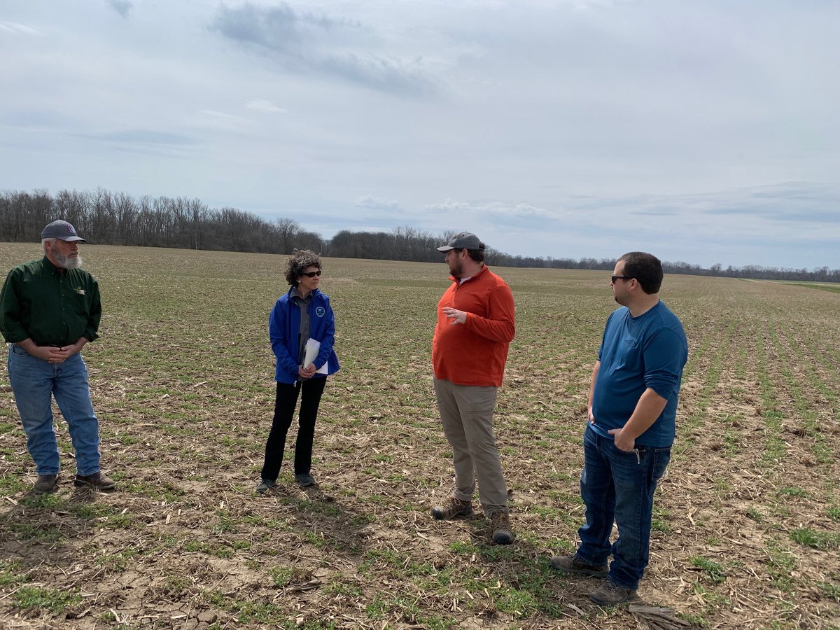 eparegion5's tweet photo. EPA Region 5 Regional Administrator Debra Shore took some time this afternoon to learn more about the benefits of conservation practices and climate smart agriculture. @sixsigmafarmer #climatesmartag #conservationpractices #notill #covercrops https://t.co/yVB2mD6HlZ