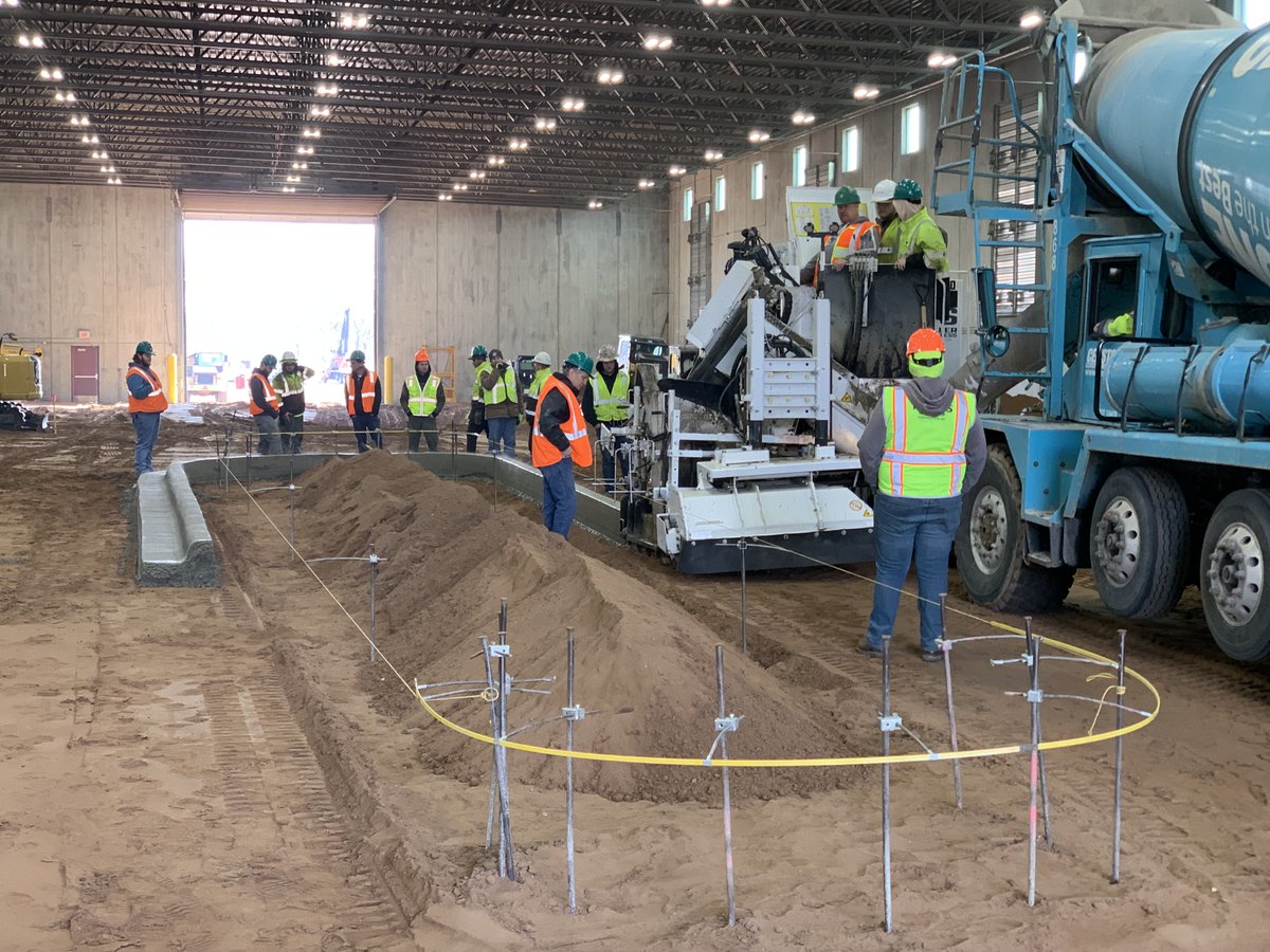 MillerFormless's tweet photo. #MillerFormless product specialist Ken Gaylord recently led a slipform paving training event for #IUOE @49Local in Minnesota. Our team enjoys these opportunities to support #SkilledTrades!

Reach out if you'd like assistance with your next training event: https://t.co/Jaj6lr61EV https://t.co/9h0553grVf