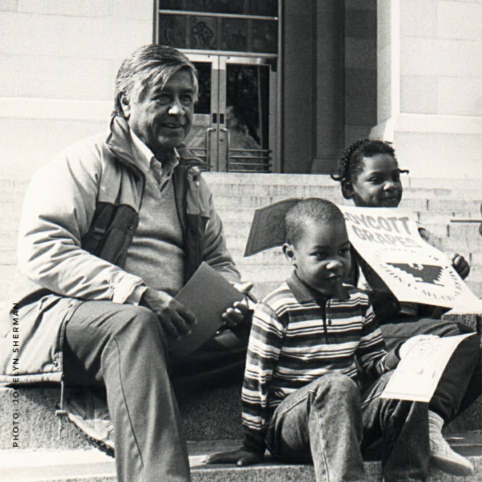 UFWupdates's tweet photo. "There is enough love and good will in our movement to give energy to our struggle and still have plenty left over to break down and change the climate of hate and fear around us.” - #CesarChavez https://t.co/3G3zLvrlx6