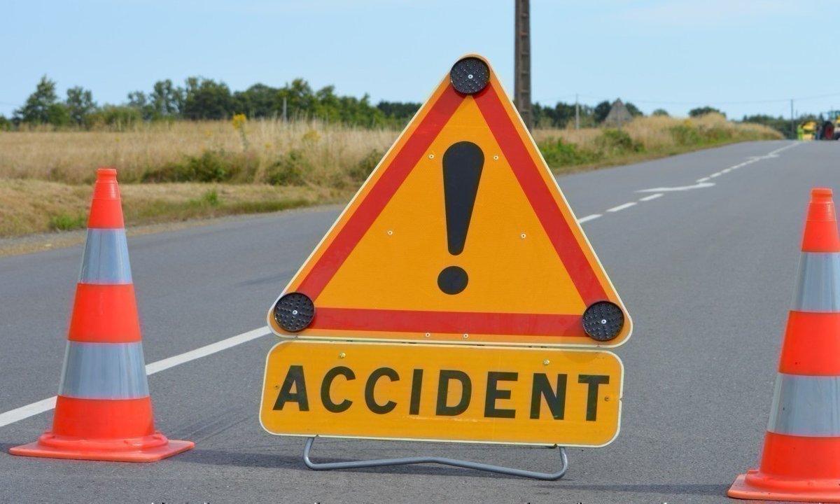TapNewsAgency's tweet photo. #Tunisia: 11 people were injured as an #SNTRI bus and a tour bus crashed on Thursday afternoon in #Chaal, 15 km from #Mahres, #Sfax governorate, said the local civill protection director. #TAP_En https://t.co/Qe9Uk8H75s