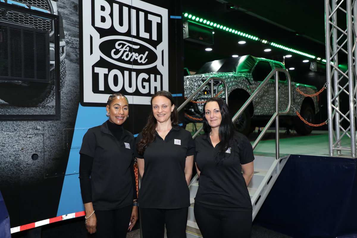 ALAutoShow's tweet photo. The show is ON at the @BJCC! It's FREE to see the newest cars, trucks, vans, and SUVs from your favorite carmakers, including a hands-on @Ford Raptor pickup simulator. #AlabamaAutoShow https://t.co/MYY4PMaYRn