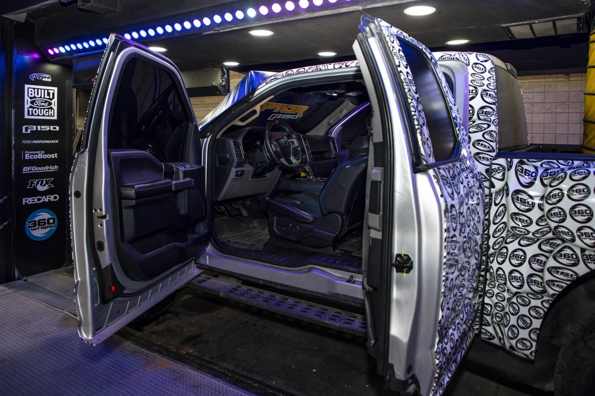 ALAutoShow's tweet photo. The show is ON at the @BJCC! It's FREE to see the newest cars, trucks, vans, and SUVs from your favorite carmakers, including a hands-on @Ford Raptor pickup simulator. #AlabamaAutoShow https://t.co/MYY4PMaYRn