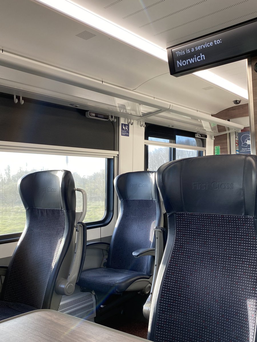 loypass_SCCar's tweet image. 🚄 So runs my first @greateranglia 745 journey. WELL…
Feels like two units in one. Practical, quiet with an electronic soundtrack through the London suburbs. And when flat out at the ton - whoosh. There’s the screech of the wheels!
What an evening. #class745 #Stadler #Norwich