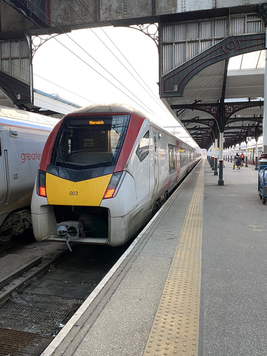 loypass_SCCar's tweet image. 🚄 So runs my first @greateranglia 745 journey. WELL…
Feels like two units in one. Practical, quiet with an electronic soundtrack through the London suburbs. And when flat out at the ton - whoosh. There’s the screech of the wheels!
What an evening. #class745 #Stadler #Norwich
