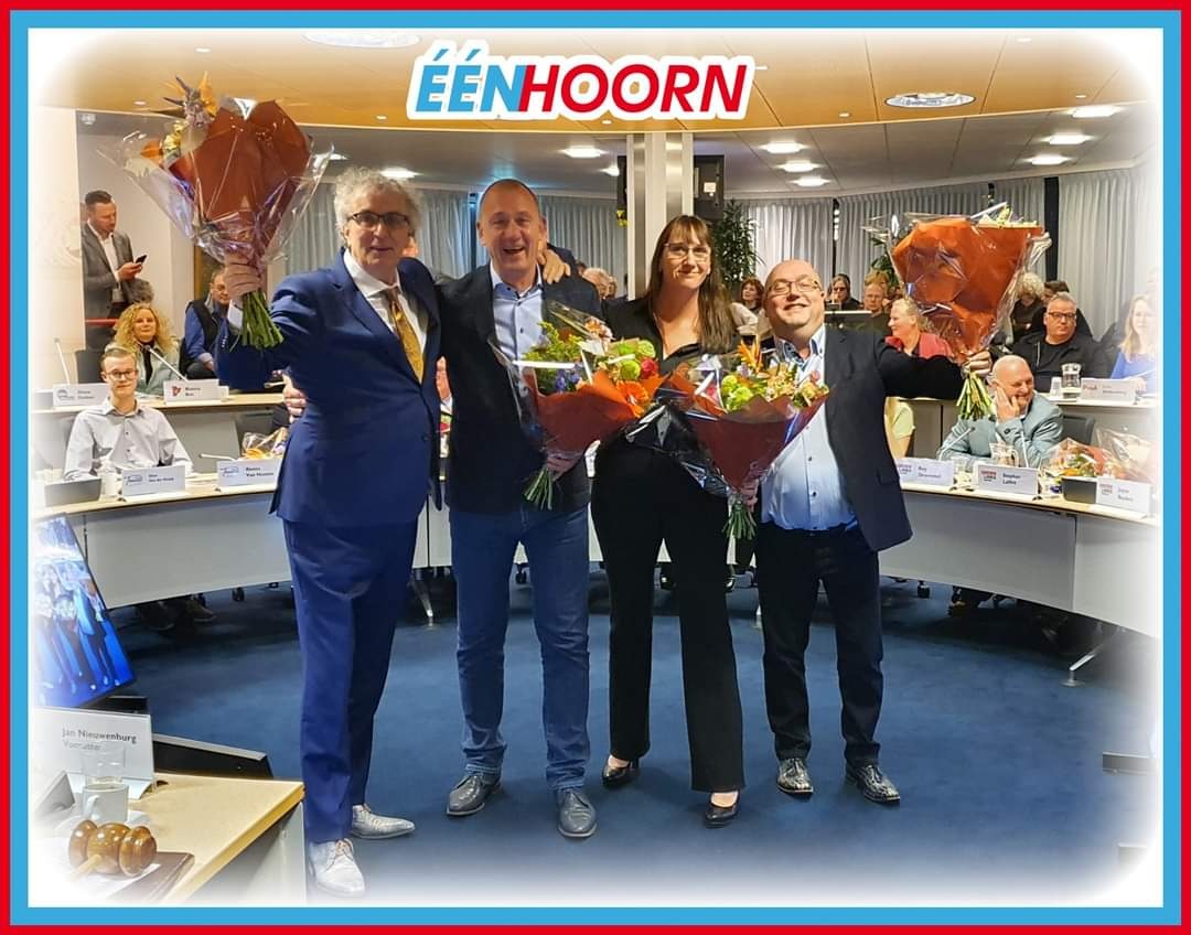 Robert Vinkenborg, Aart Ruppert, Karin Hakhoff en Guido Breuker tijdens het installeren van de nieuwe gemeenteraad. (Woensdag 30-3)