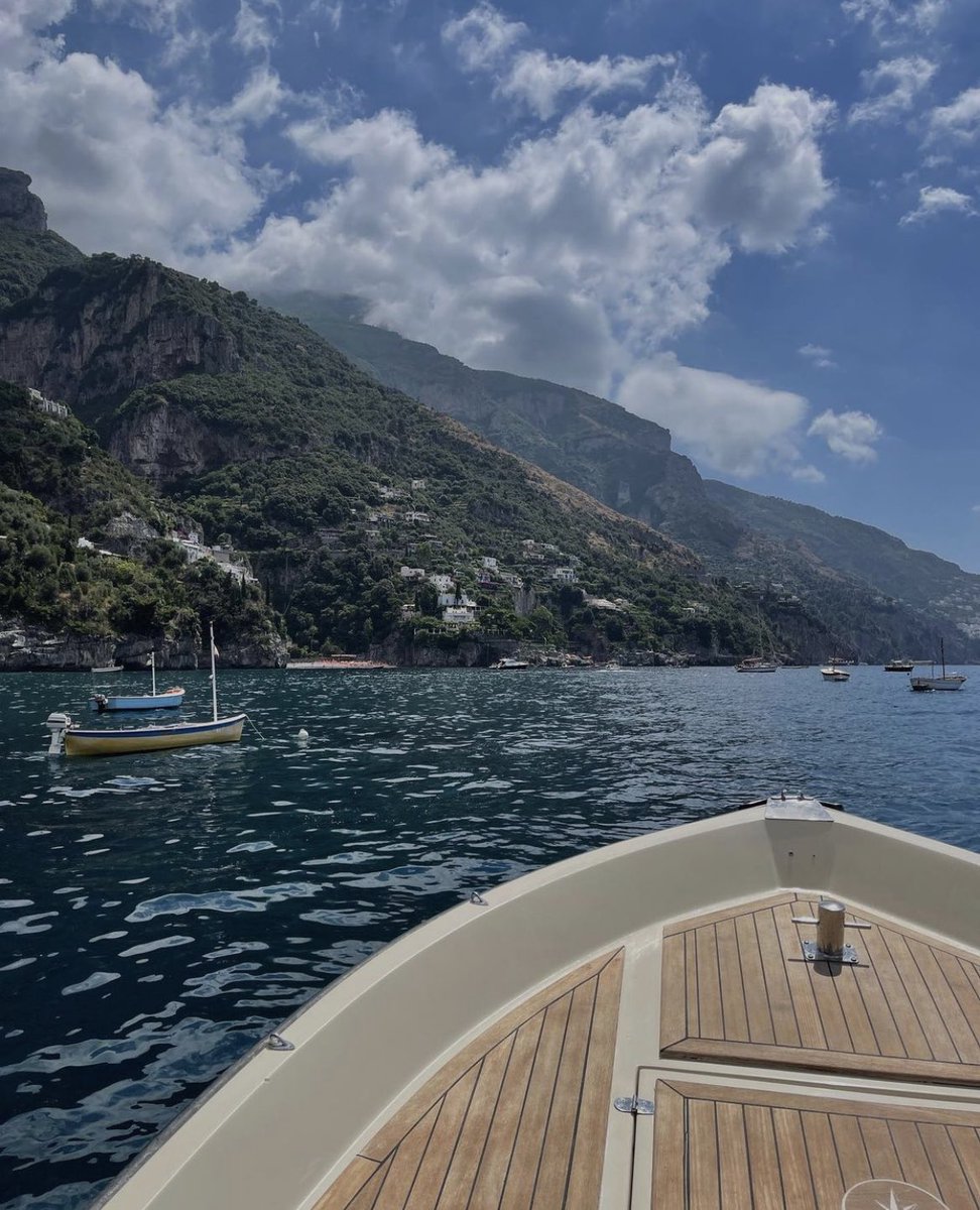 tmbIrpics's tweet photo. Heaven place in Italy - Lake como 🇮🇹 https://t.co/voYYuVCoN2