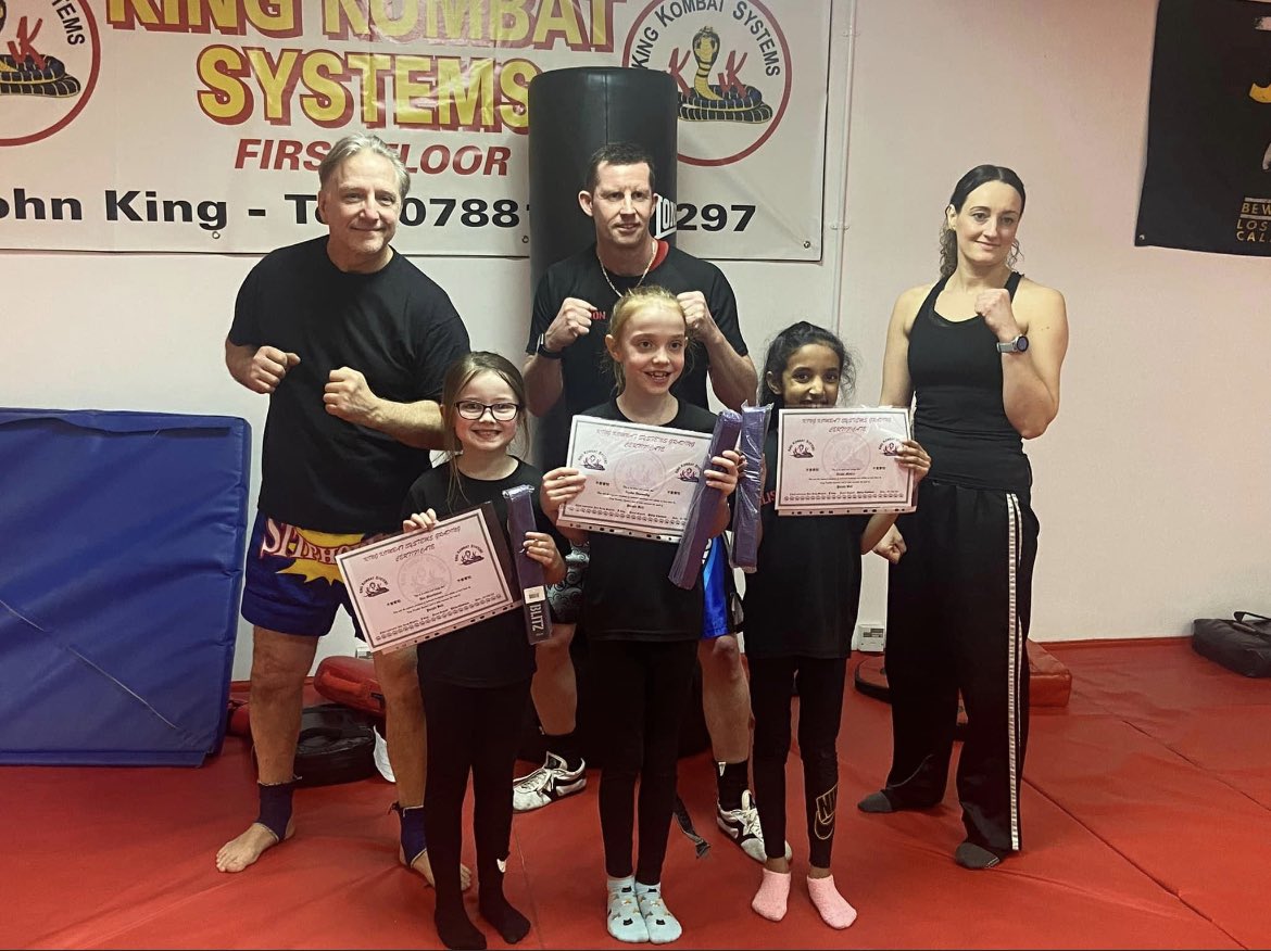 ChrisMoorhouse7's tweet photo. Really proud of my Ava tonight on achieving her #PurpleBelt 🥊- brown next 👍🏻
-
She has worked so hard with her little friends and fellow ‘Golden Girls’ 🌟 
-
Thank you to @jonking18, Phil and Leanne for all their help (and patience) 👍😊
-
#littlewarriors #girlpower #KingBoxing https://t.co/IGTv3iHK68