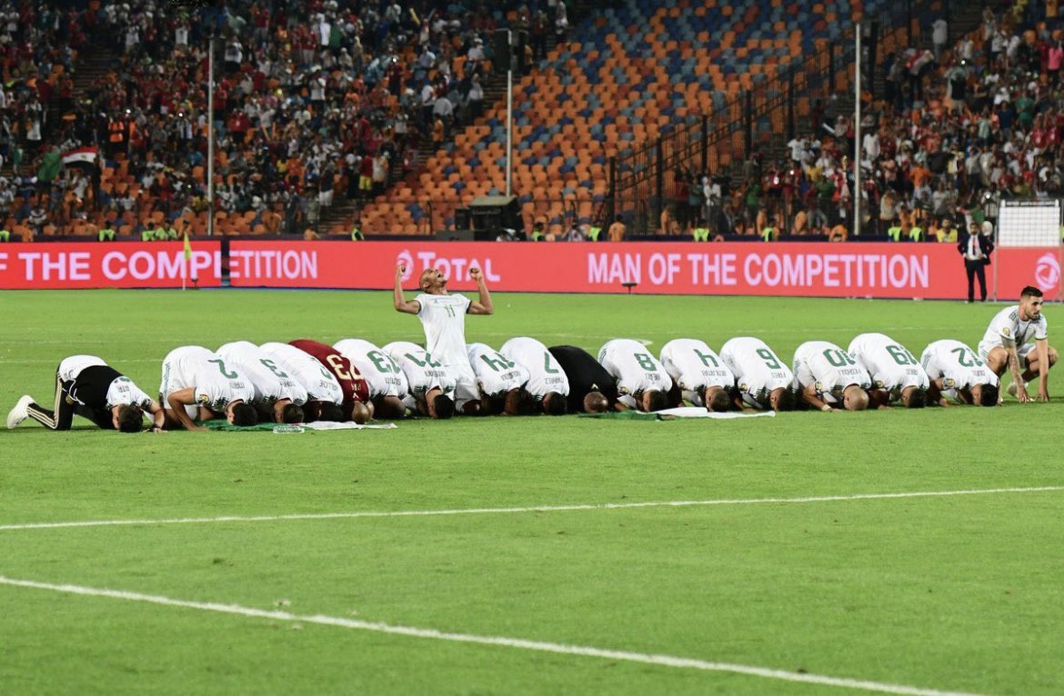 MarcusRachi's tweet photo. pas de réponse de la fifa et sa complice la caf demain le tirage au sort ya une justice divine vous allez voir #Replay_Algeria_Cameroon https://t.co/nsyn0VKH7o