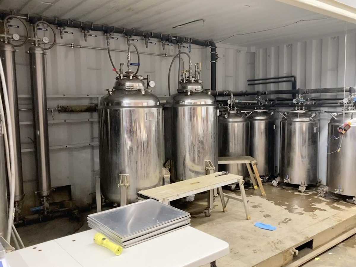 LAPDCARRANZA's tweet photo. Breaking Bad….Another illicit honey oil extraction lab dismantled before it injures others and more poison is distributed into our communities.  #LAPD #LabSquad https://t.co/bNqTSl4OMR