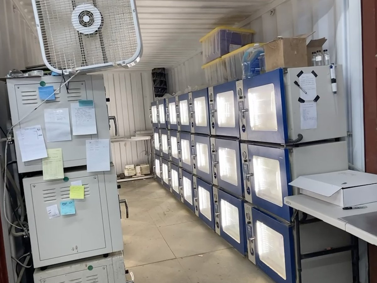 LAPDCARRANZA's tweet photo. Breaking Bad….Another illicit honey oil extraction lab dismantled before it injures others and more poison is distributed into our communities.  #LAPD #LabSquad https://t.co/bNqTSl4OMR