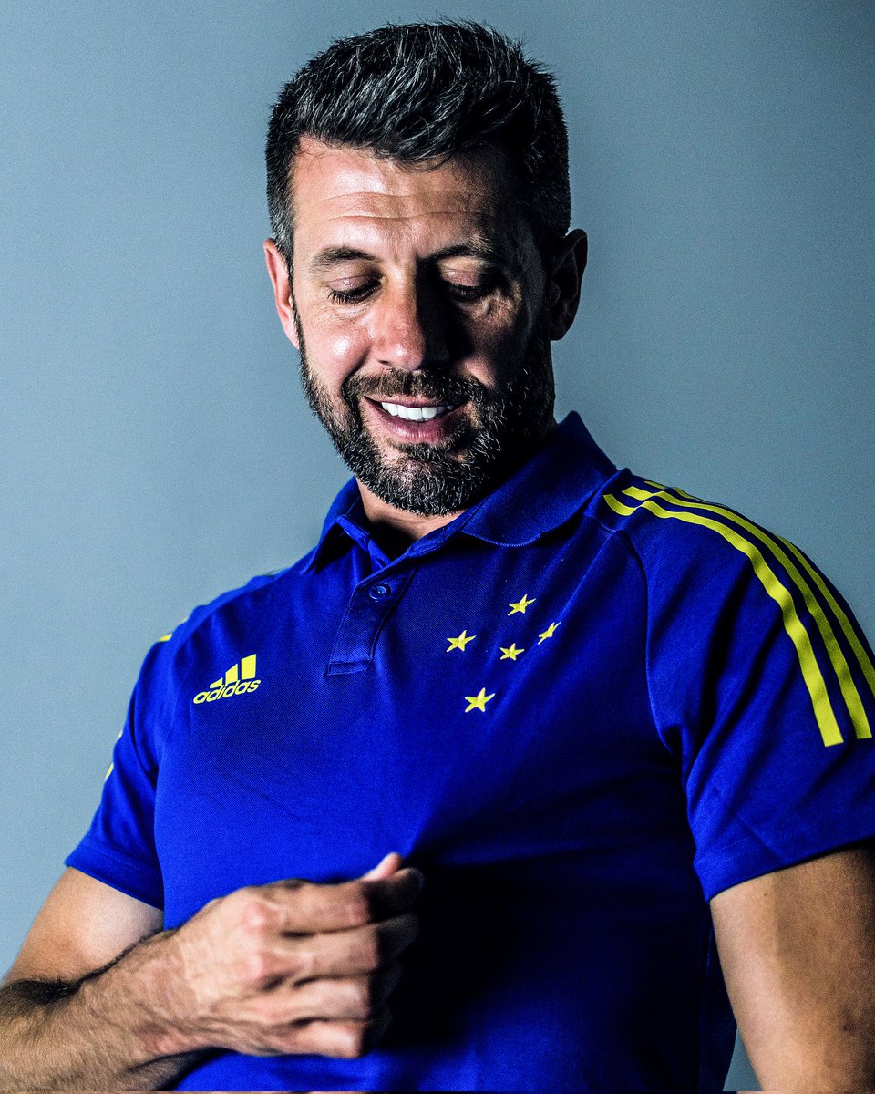 Cruzeiro's tweet photo. 📋 Paulo Pezzolano vai comandar nosso time à beira do gramado na final de sábado. O TJD de Minas Gerais acatou nosso pedido, concedendo efeito suspensivo ao técnico. 🇺🇾

📸 @ggaleixo / Cruzeiro https://t.co/u8QMWmIfxI