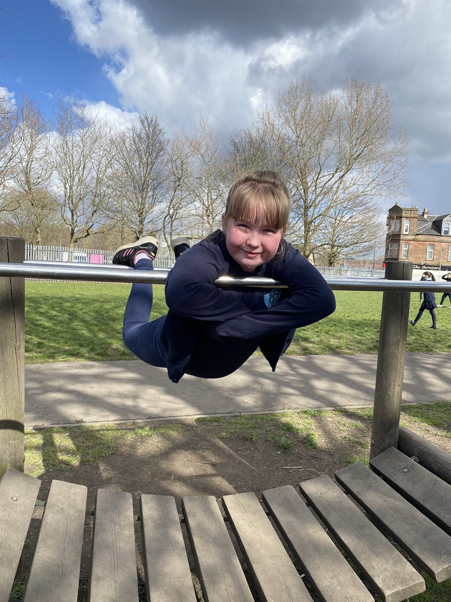 MrsDandP54's tweet photo. Some outdoor fun during the spring  part of today! 😂 #fourseasonsinoneday https://t.co/tRnhlnuc1m