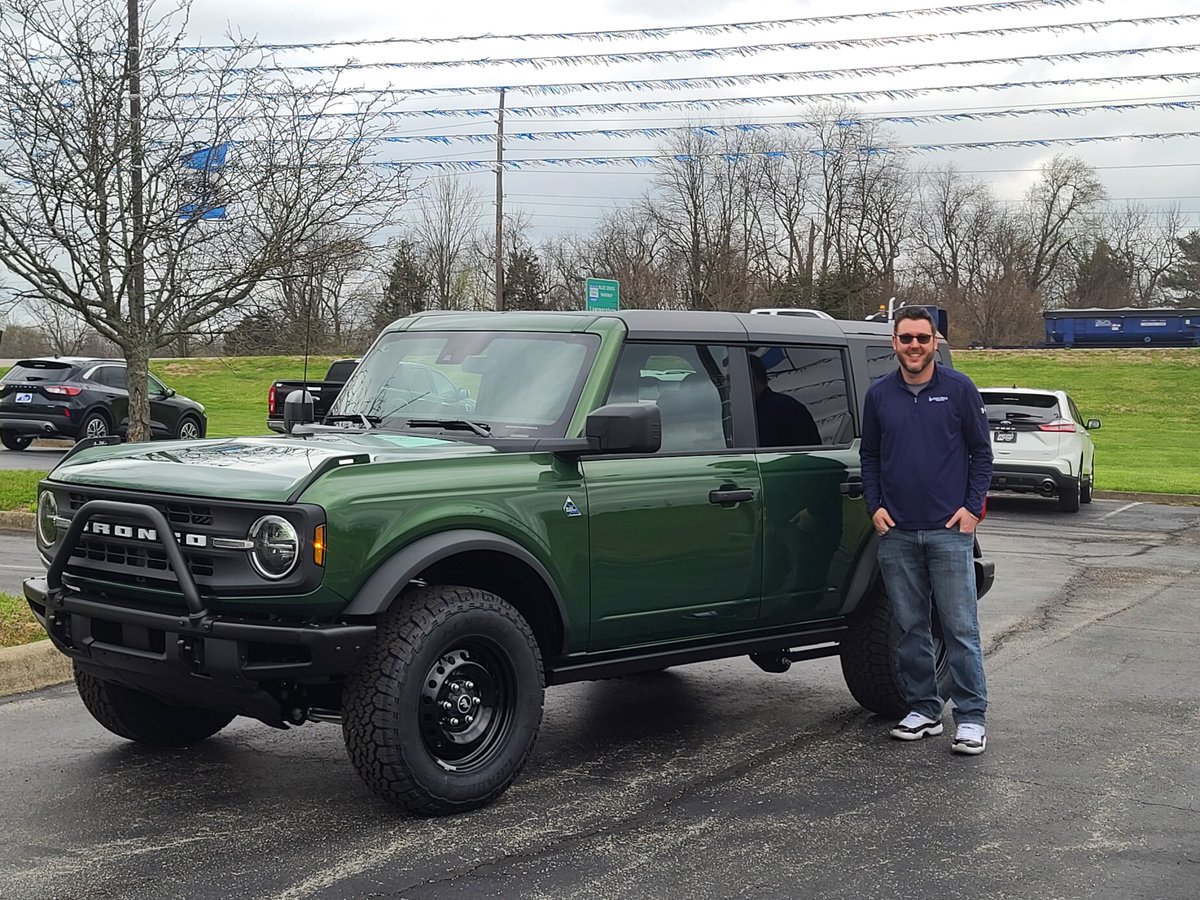 brando407's tweet photo. @mrlevine @jimfarley98 @bronco__nation I took delivery today! Worth the wait! Love this engineering masterpiece! Thank you! https://t.co/F3iIinIH97