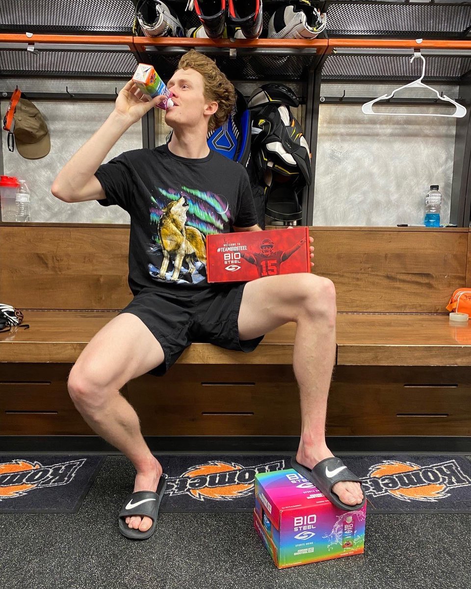 Congratulations to Will Graber (<a href="/JuggleHockey/">Will Graber</a>) for winning the #ECHL Player of the Week Award, recording 10 points in 4 games with <a href="/FWKomets/">Fort Wayne Komets</a>!
Graber was selected as <a href="/thephpa/">PHPA</a> <a href="/BioSteelSports/">BioSteel</a> Performer of the Month for February. #TeamBioSteel