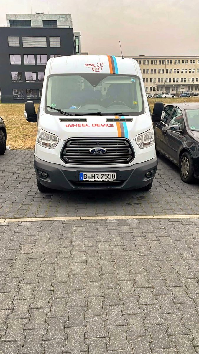 WheelDevils's tweet photo. Berliner Radsport bekommt einen Bus- ein Zeitraffer
Aktualisiert: vor 1 Stunde
Endlich. Ein neuer Bus für den Berliner Nachwuchs. Denn nichts ist so elementar beim Radsport .....
https://t.co/NSgZcxJ8kE
# Briko
@zweiradstadler
@wheeldivas
@MarzahnerB
 @lsbberlin
@VerbandBrv https://t.co/C2TZeabqUt