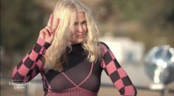 Lieselotte: Sorry, my englisch is under all pig. #GNTM