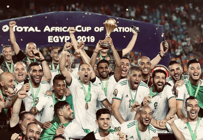 ilyeees91's tweet photo. ESPÉRONS ENTENDRE LA BONNE NOUVELLE AUJOURD’HUI INCHAALLAH 🤲🏼
#FIFA 
#teamAlgeria 
#Replay_Algeria_Cameroon https://t.co/4UTp5q9gkO