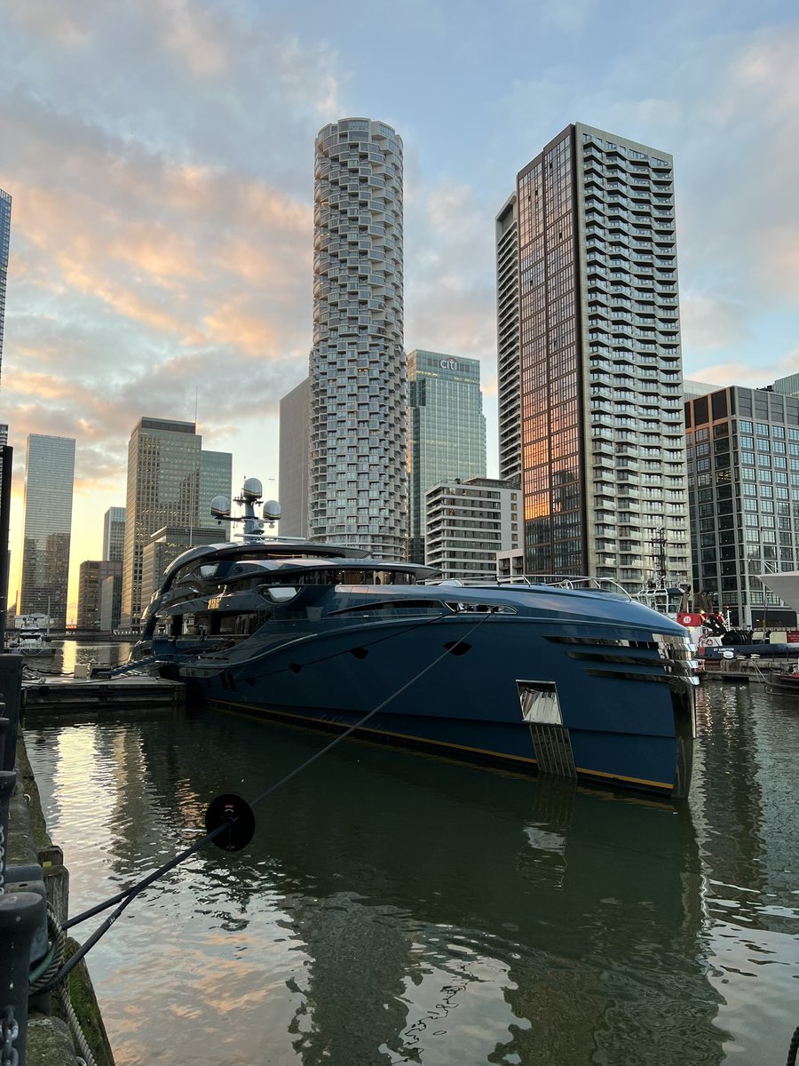 katdambo's tweet photo. Luxury yacht Phi during better days in London. https://t.co/RJNckN1bE4