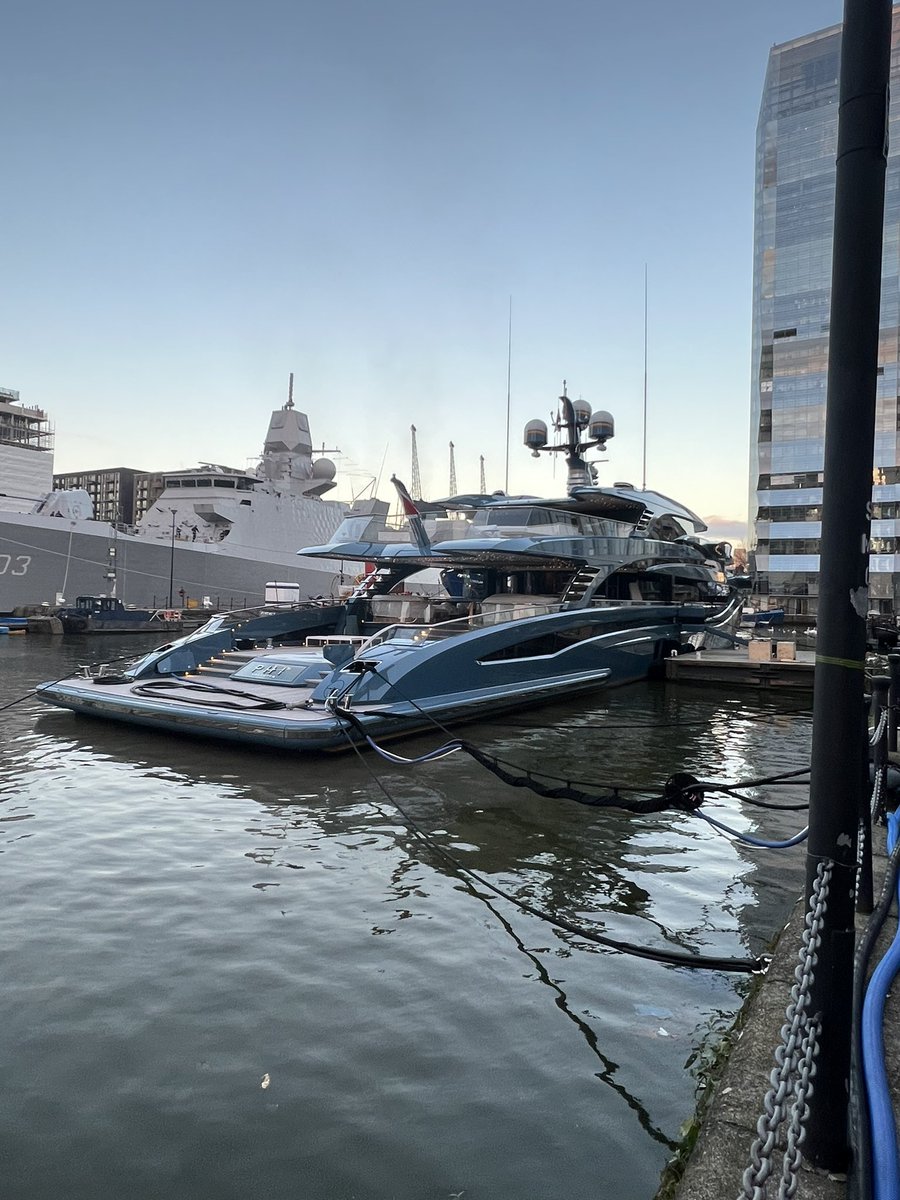 katdambo's tweet photo. Luxury yacht Phi during better days in London. https://t.co/RJNckN1bE4