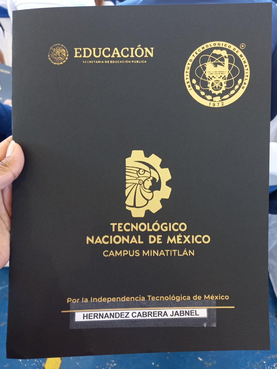 JaBNeLoxQi's tweet photo. Somos OFICIAL todo sacrificio valió la pena ☆♡♡♡♡ #IGEM #ITMINA #GRADUACION2022 https://t.co/i1ANo4bXDK