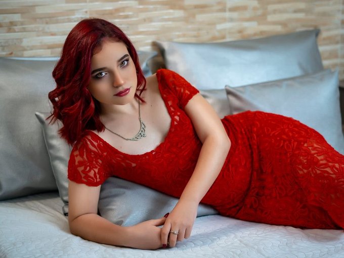 I'm online right now on skyprivate (live skype show). my private profile: https://t.co/DmRPmYySL8 Please<a href="/tag/camgirl"class="tags"><span>#camgirl</span></a>
