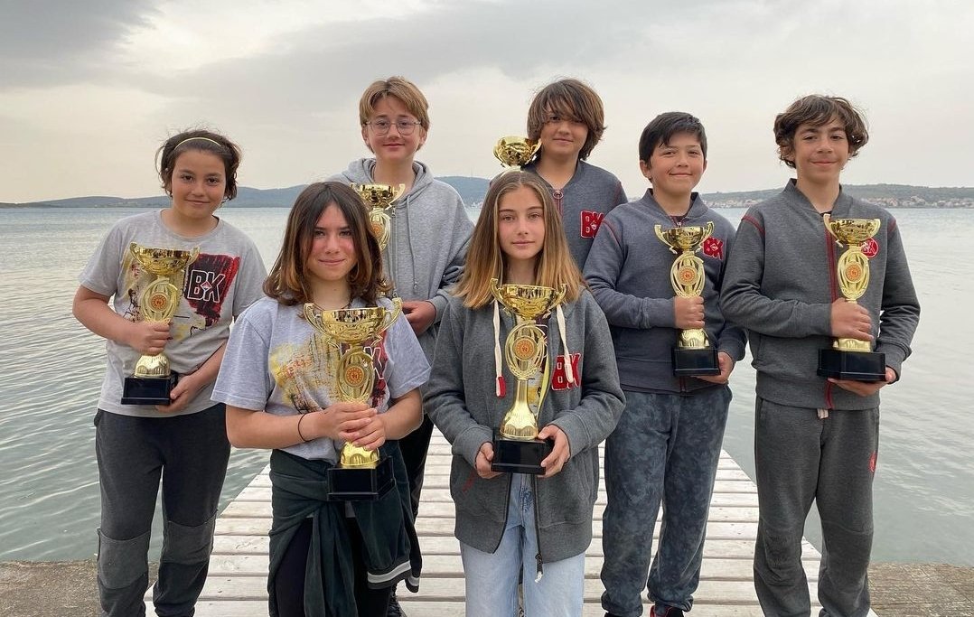 Rüzgarla dans eden çocuklarımız.👏
Ayvalık' ta yaşmak ayrıcalıktır.👏👏<a href="/bahcesehir_k12/">Bahçeşehir Koleji</a> @dagozlem <a href="/ErkenCocukluk/">Hale Güneş</a> <a href="/KenanSaygn8/">Kenan Saygın</a>