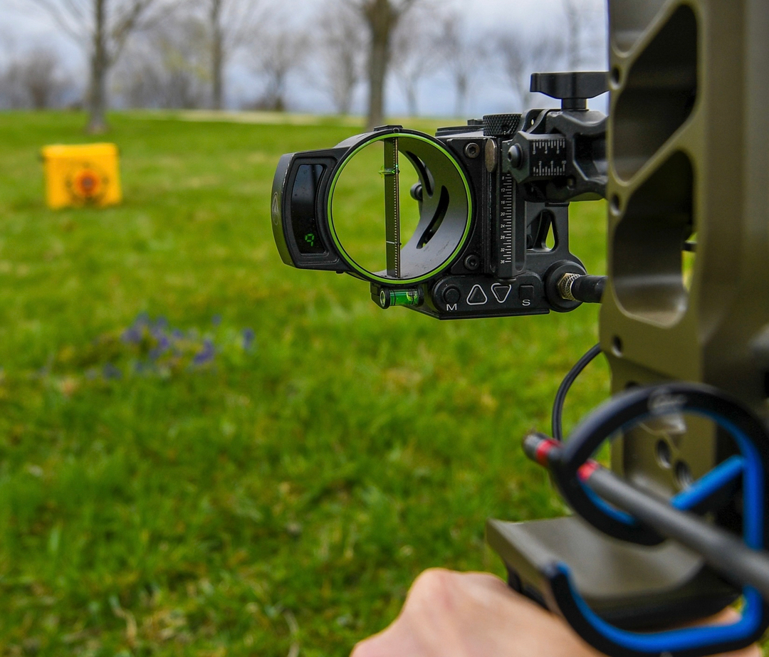 When you’re turkey hunting precise aiming is important for a quick kill. The Burris Oracle doesn’t just give you a distance but also an aiming point - including when the distance is short like this 9 yard shot. Zoom in and see the aiming point is lit up above the 20 yard pin