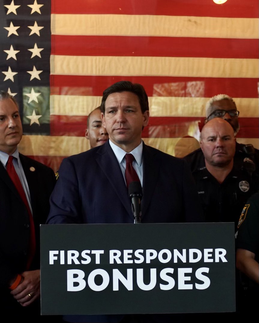 GovRonDeSantis's tweet photo. Florida’s police officers, sheriff deputies, paramedics, EMTs and firefighters will receive $1,000 bonuses this year.
 
Florida supports our first responders. https://t.co/e8j7p7camf