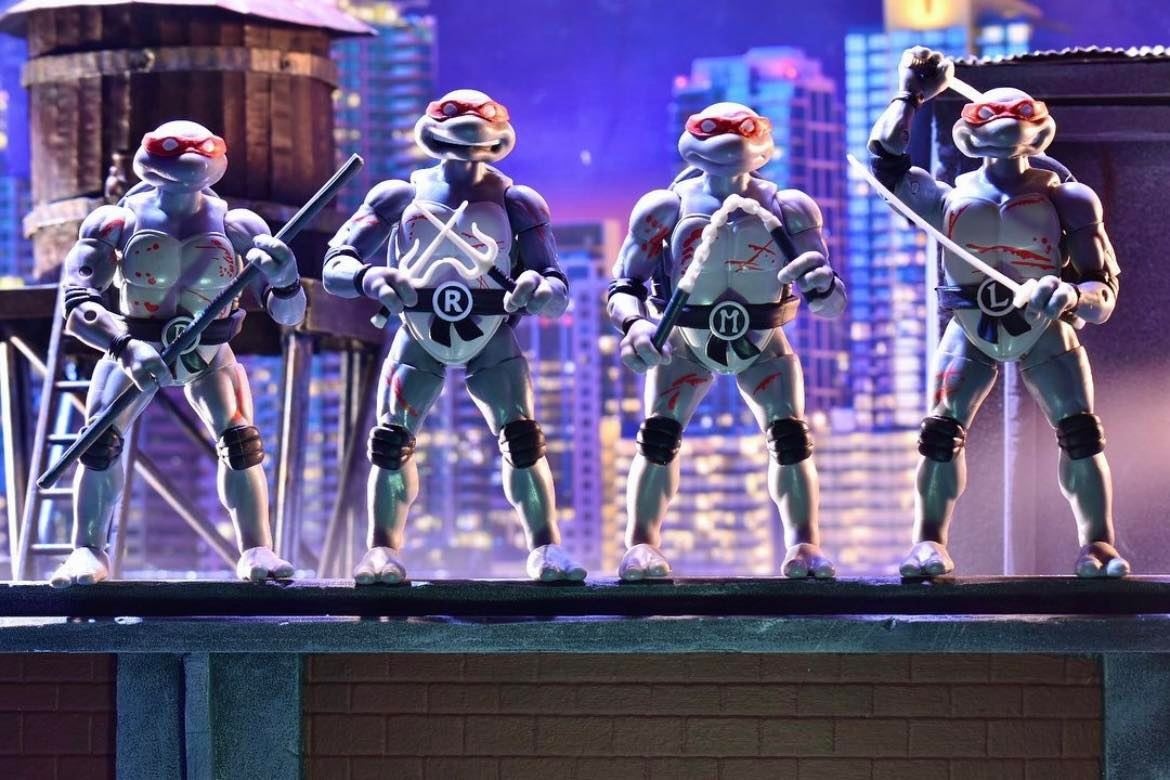 CollectionObses's tweet photo. Mutated from the "Ooze", the #TeenageMutantNinjaTurtles transformed into some of the best fighters! This #LimitedEdition Collector Pack features all 4 turtles, their preferred weapons &amp; accessories, &amp; more! Shop now @Walmart 📸: @plastic_snaps https://t.co/8SyDWbk04q https://t.co/pCLHldYesl