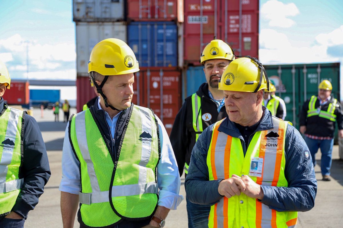 SeamusORegan's tweet photo. 2022 is set to be a record year for cargo here in BC. Up to 700 new longshore and skilled trades workers will be needed to meet the demand.

And this where they train - @BC_Maritime’s new $35 million Waterfront Training Centre in Richmond. What a view from up here. https://t.co/LMpH0ZHJxY