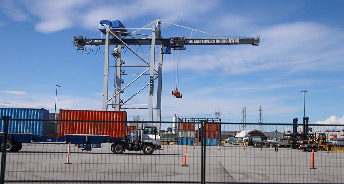 SeamusORegan's tweet photo. 2022 is set to be a record year for cargo here in BC. Up to 700 new longshore and skilled trades workers will be needed to meet the demand.

And this where they train - @BC_Maritime’s new $35 million Waterfront Training Centre in Richmond. What a view from up here. https://t.co/LMpH0ZHJxY