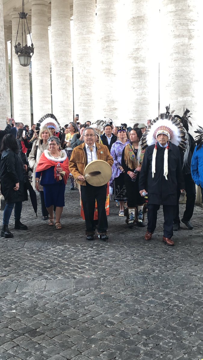 susansmithott's tweet photo. Sometimes you get a peek at history in the making…. #cndpoli ⁦@AFN_Updates⁩ #fnpoli #vatican #reconciliation https://t.co/WPiD5Tiznk